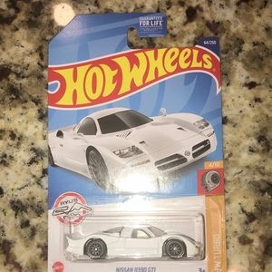 Hard to find 1998yrm Nissan 390 GTI Ryu rides designed by now deceased ryu asada